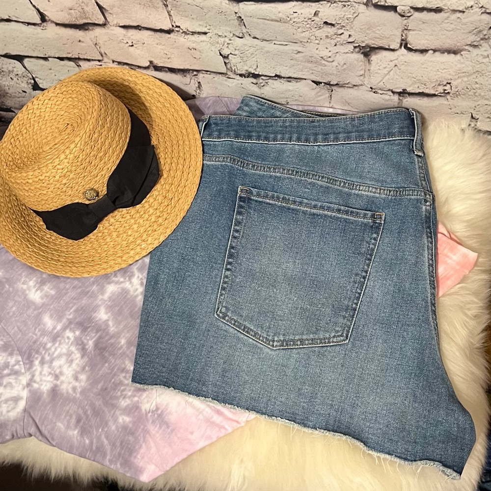 OLD NAVY OG STRAIGHT HIGH WAIST JEAN SHORTS PLUS SZ 24W - Picture 2 of 11